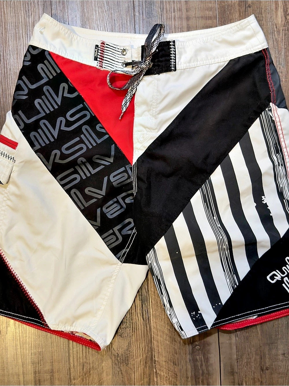 Vintage Y2k Quiksilver Cypher Men's Geometric Board Shorts White Black Waist 32